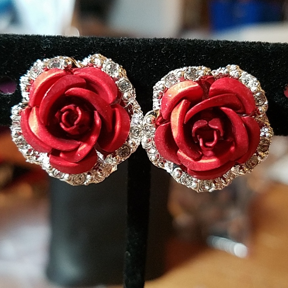 Beautiful Red & Rhinestone Earrings Rose Flower 3/4"